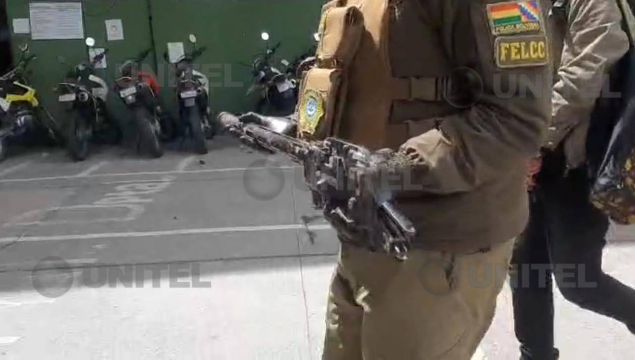 Hombre que ofreció ametralladora en redes sociales asegura que el arma era de su abuelo, reporta la Policía 