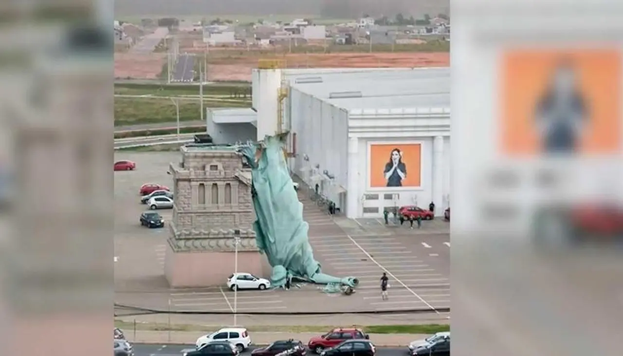 Videos: Ráfagas de vientos de hasta 90 kilómetros derriban una réplica de la Estatua de la Libertad en Brasil