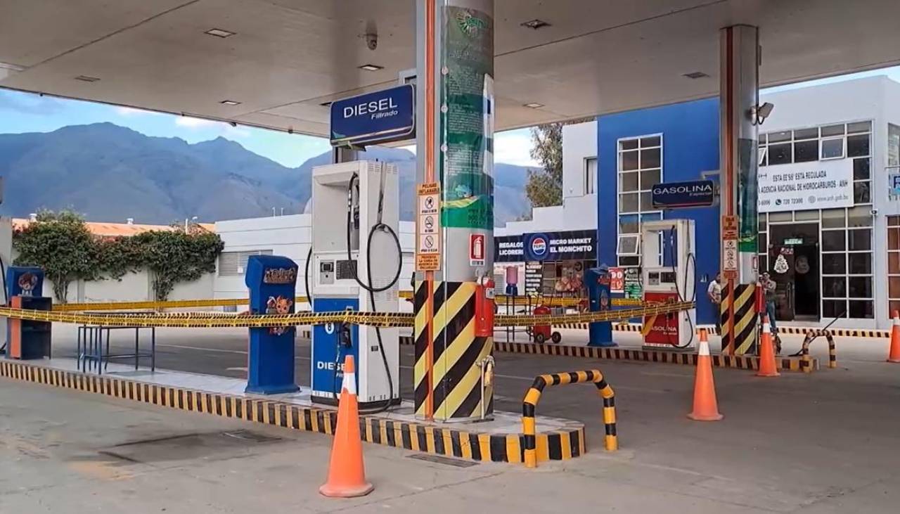 Precintan una estación de servicio en Tiquipaya y ANH observa un carguío irregular de combustible 