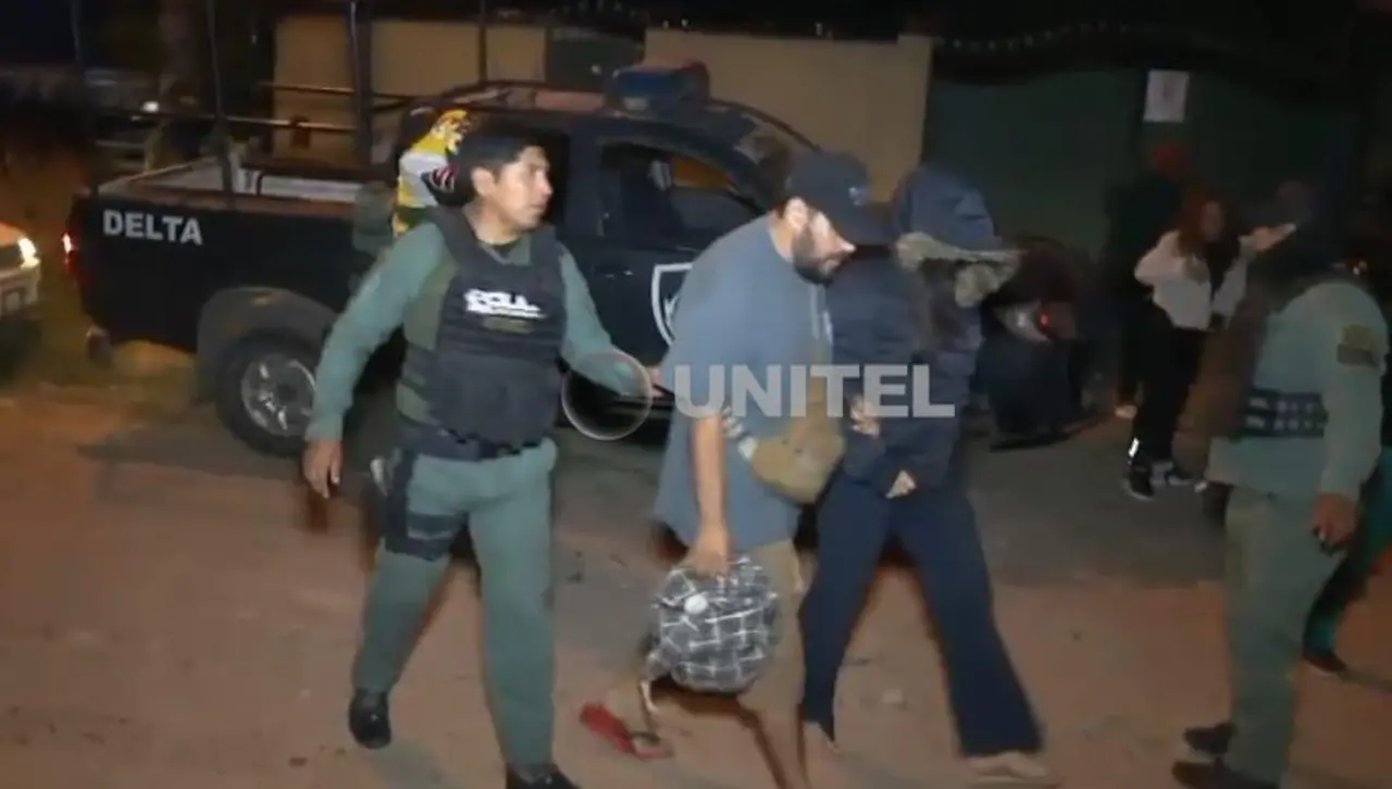 Capturan al menos a una docena de personas y las acusan de atacar viviendas en Warnes