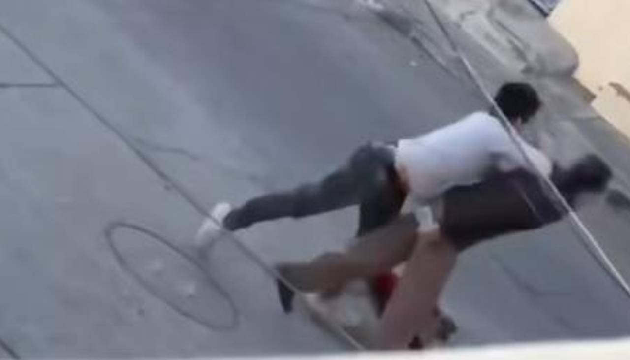 Aprehenden a joven acusado de golpear por la espalda a un adulto mayor