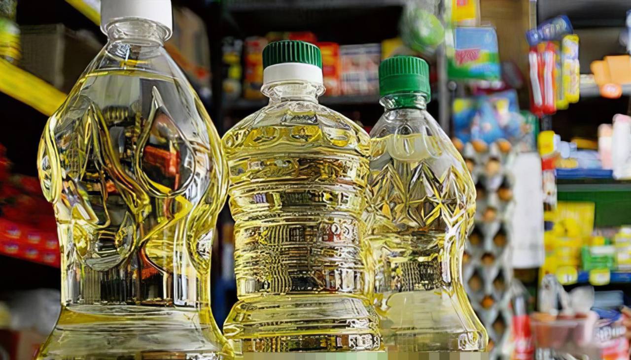 Gobierno apunta a intermediarios por alza del precio del aceite y dice que se cuenta con el stock suficiente