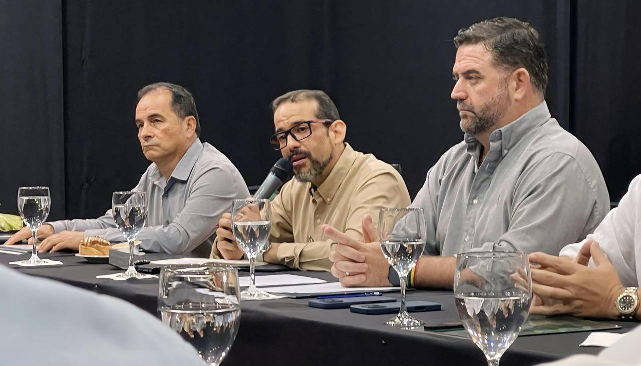 Sector productivo confirma reunión conCamacho ante nueva escalada de avasallamientos en Santa Cruz