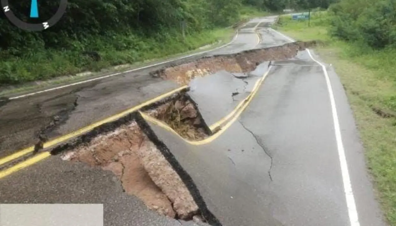 No hay tránsito en la ruta antigua Santa Cruz - Cochabamba por destrozos en la vía a causa de las lluvias