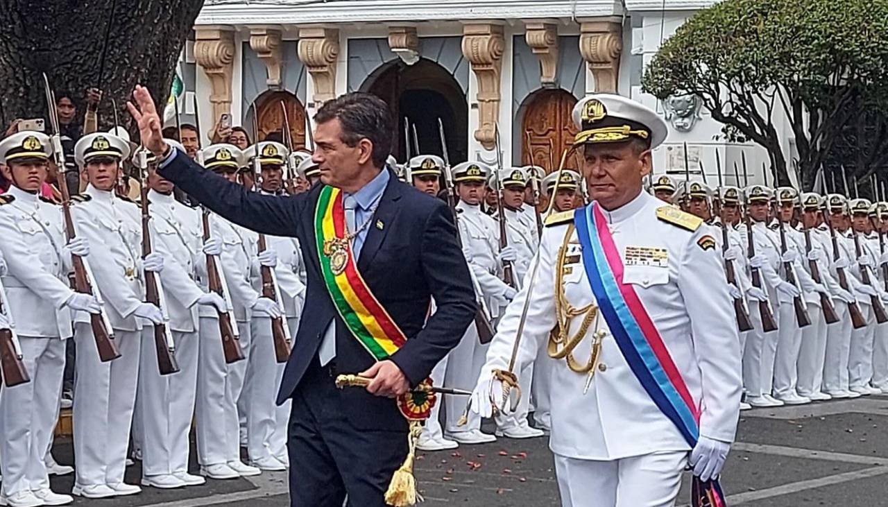 Rodrigo Paz en parada militar: “Hay territorios sobre los que no tenemos soberanía y que tenemos que recuperar”