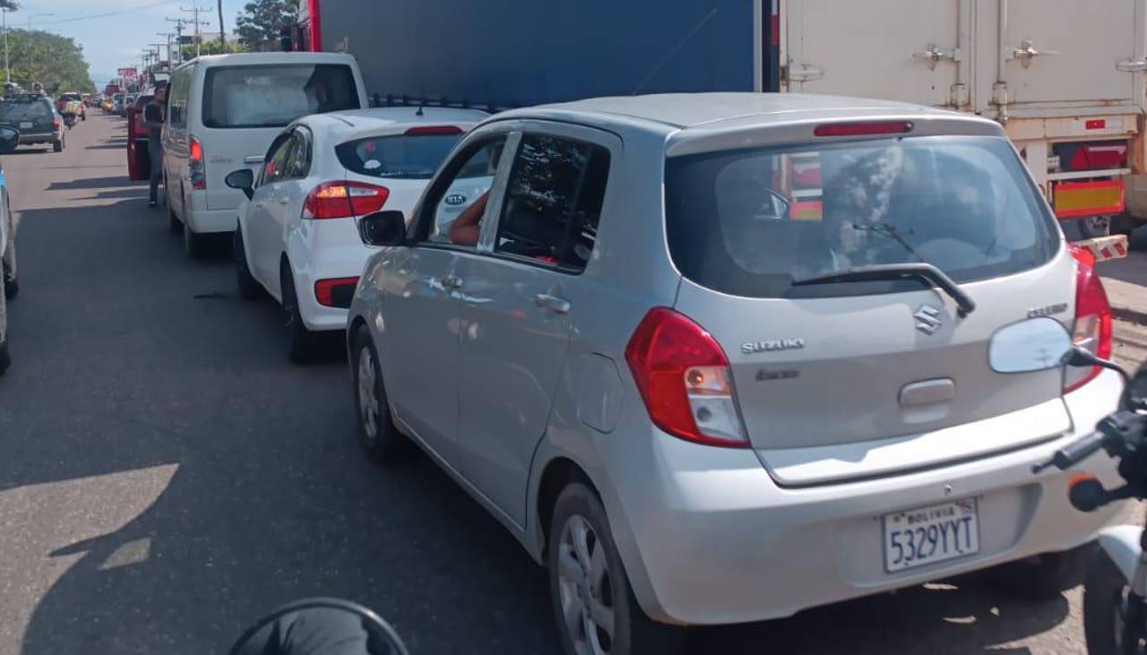 Filas por combustible: “Todos los ministros se meten y ninguno resuelve nada”, cuestiona cívico