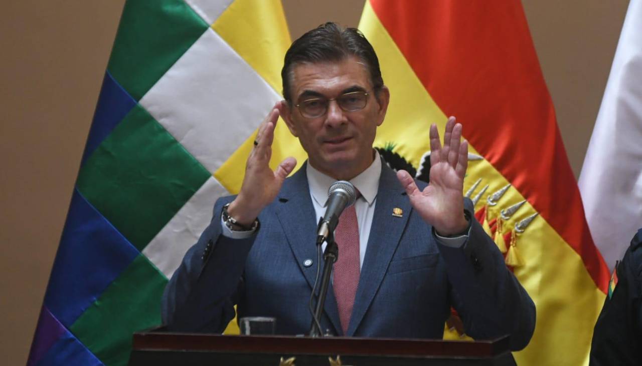 El presidente dice que se invertirá Bs 17.000 millones en carreteras en La Paz en los próximos cuatro años