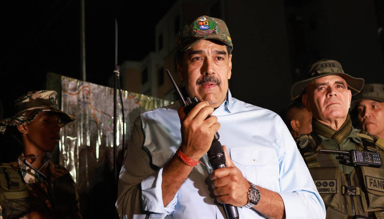 Maduro convoca a venezolanos alistados a los cuarteles para aprender “a disparar”