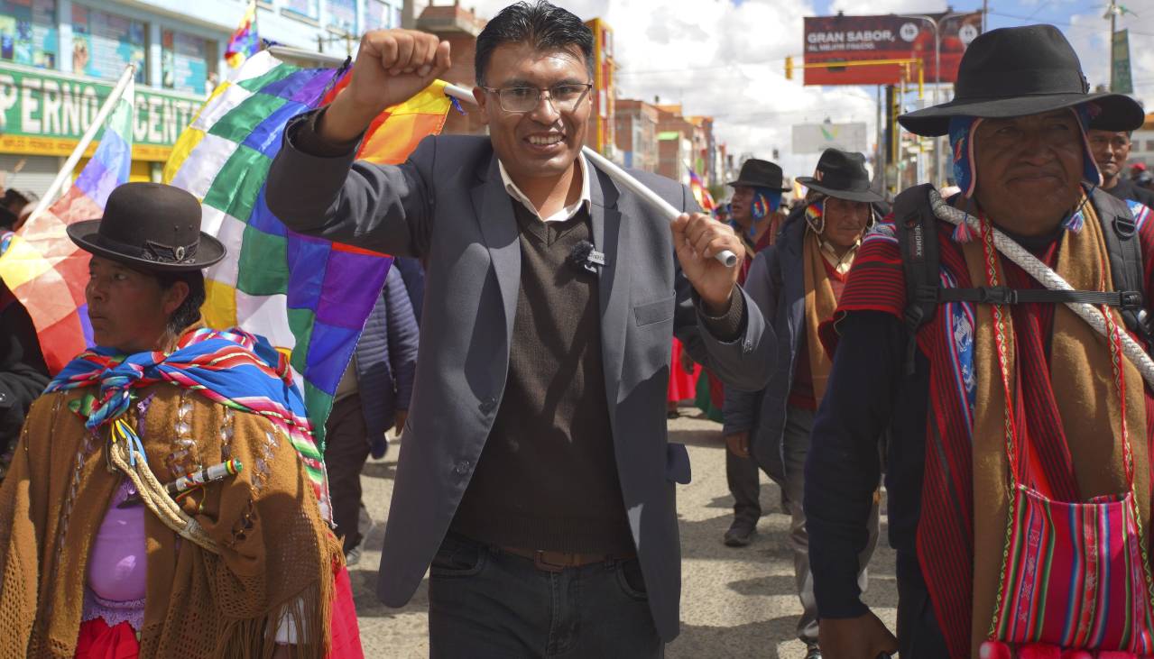 Legislador pide expulsar del Senado a Nilton Condori por firmar “documento sedicioso” para mantener protestas en Bolivia