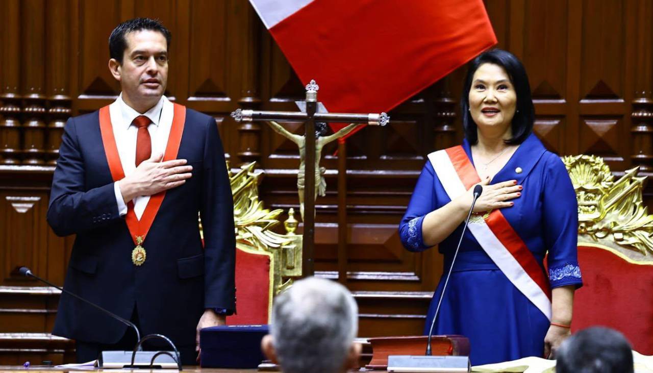 Keiko Fujimori toma posesión como presidenta de Perú