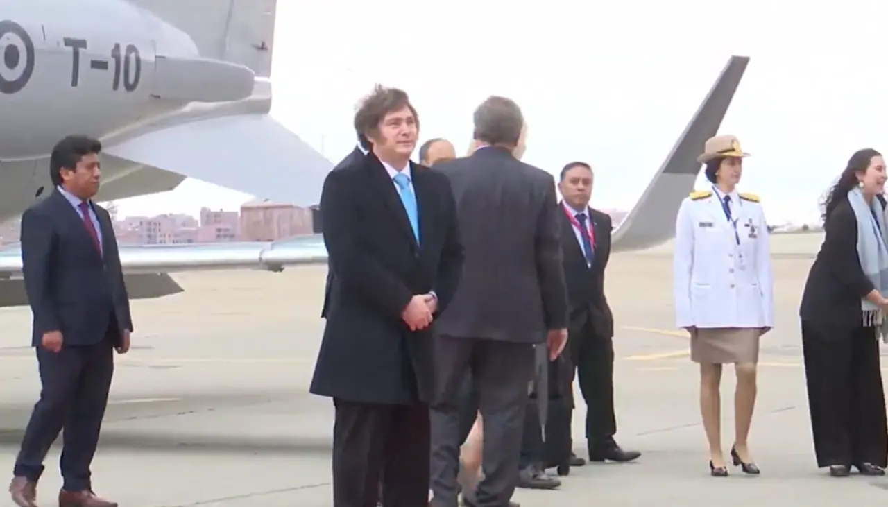 Javier Milei se suma a la ceremonia de transmisión de mando donde jurará Rodrigo Paz