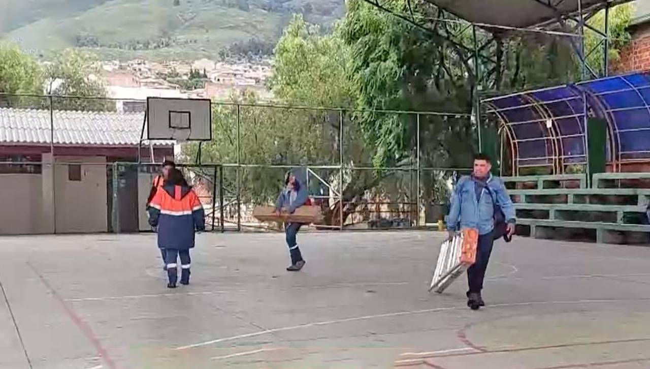 A poco del retorno a clases: El mantenimiento en las unidades educativas de Cochabamba tienen un 75% de avance