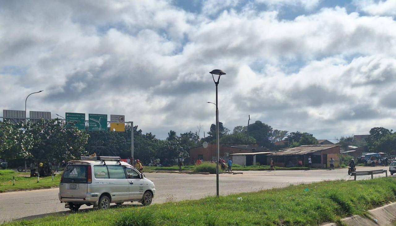 Paro de micreros sigue tras tenso ampliado en el que determinaron rechazar la tarifa de Bs 2,30 