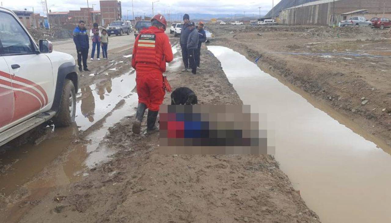 Accidente fatal: Un adulto mayor muere ahogado tras resbalar en un canal de agua