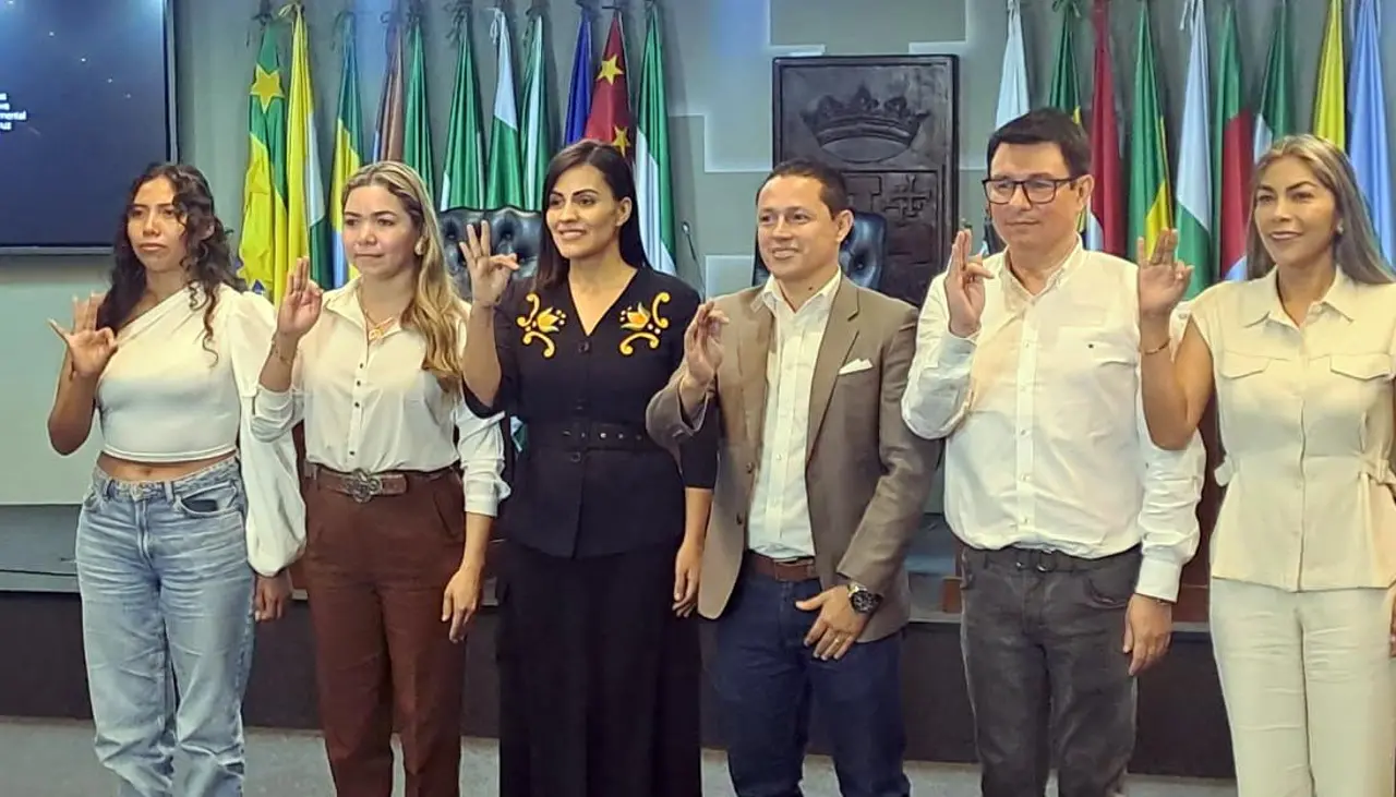 La Asamblea Legislativa cruceña renueva su directiva con María René Álvarez a la cabeza