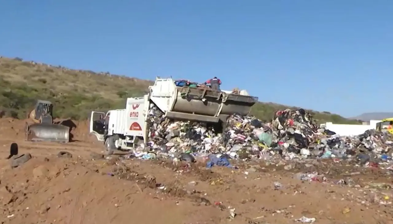 Pese al rechazo, EMSA traslada los desechos de Cochabamba al relleno sanitario de Cotapachi