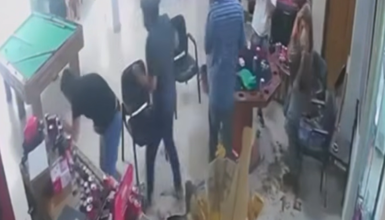 Sujeto dispara en un billar por una deuda de juego: Policía busca al agresor