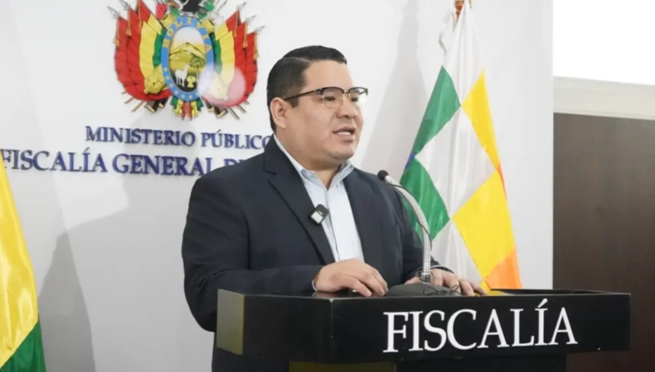 Fiscalía investiga a exministro Eduardo Del Castillo por impedir función policial