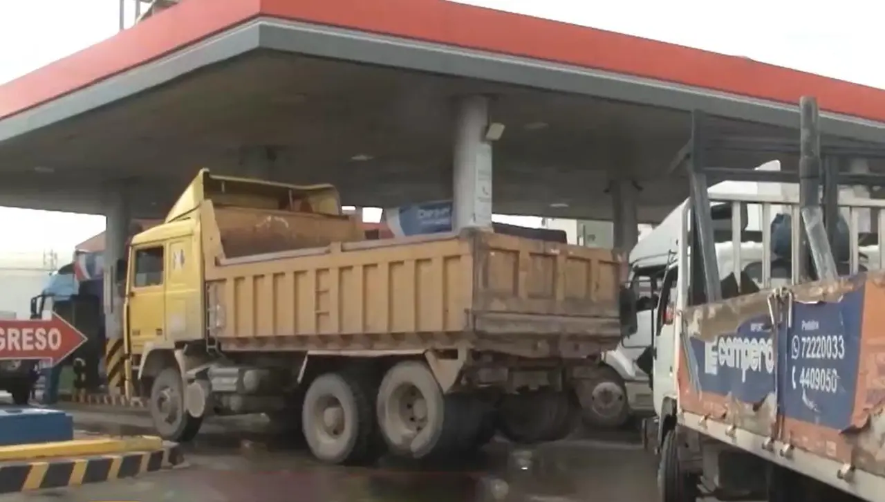 Gobernación de Cochabamba recibe 30.000 litros de los 160.000 que requiere de combustible para realizar trabajos