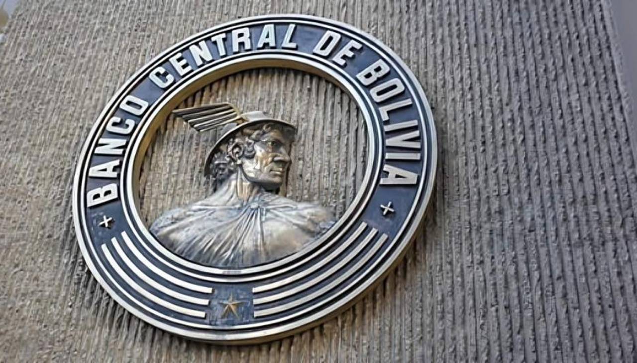 BCB denuncia que delincuentes usan su imagen y llaman a su nombre para ofrecer “beneficios” y estafar 