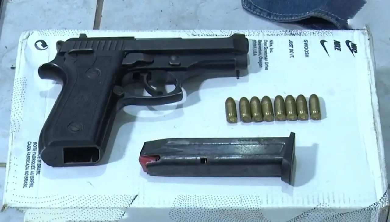 Balacera en Santa Cruz: Extranjeros aprehendidos tenían un arma y motos con las que presuntamente operaban