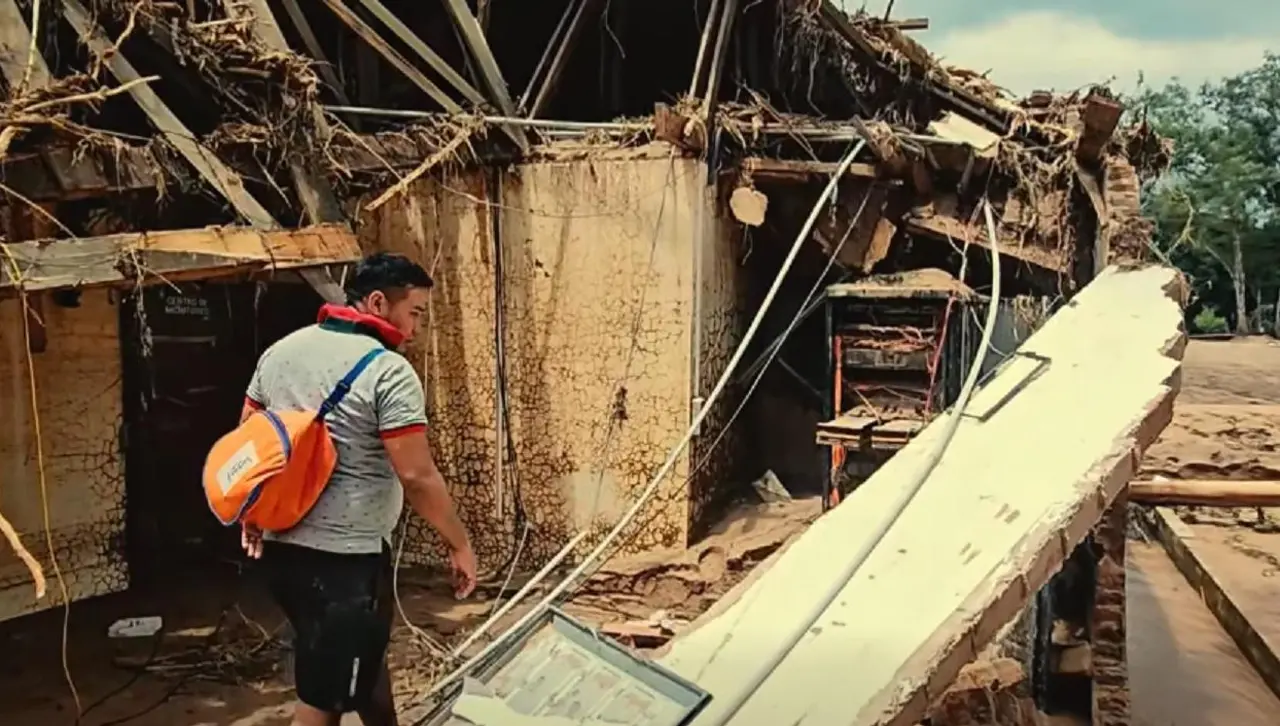 Imágenes impresionantes que dejó la tragedia con muertos por las inundaciones y desborde de ríos en Santa Cruz