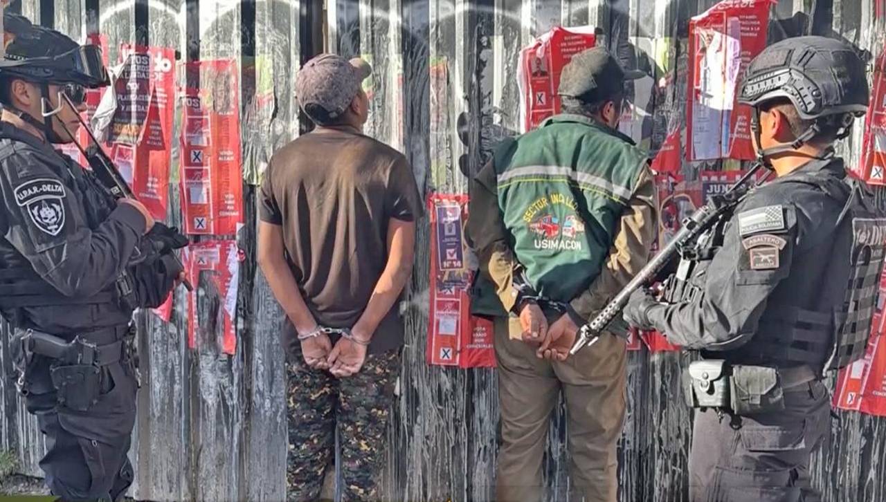 Aprehenden a dos sujetos tras ser sorprendidos robando material de construcción de un edificio; fugaron tres