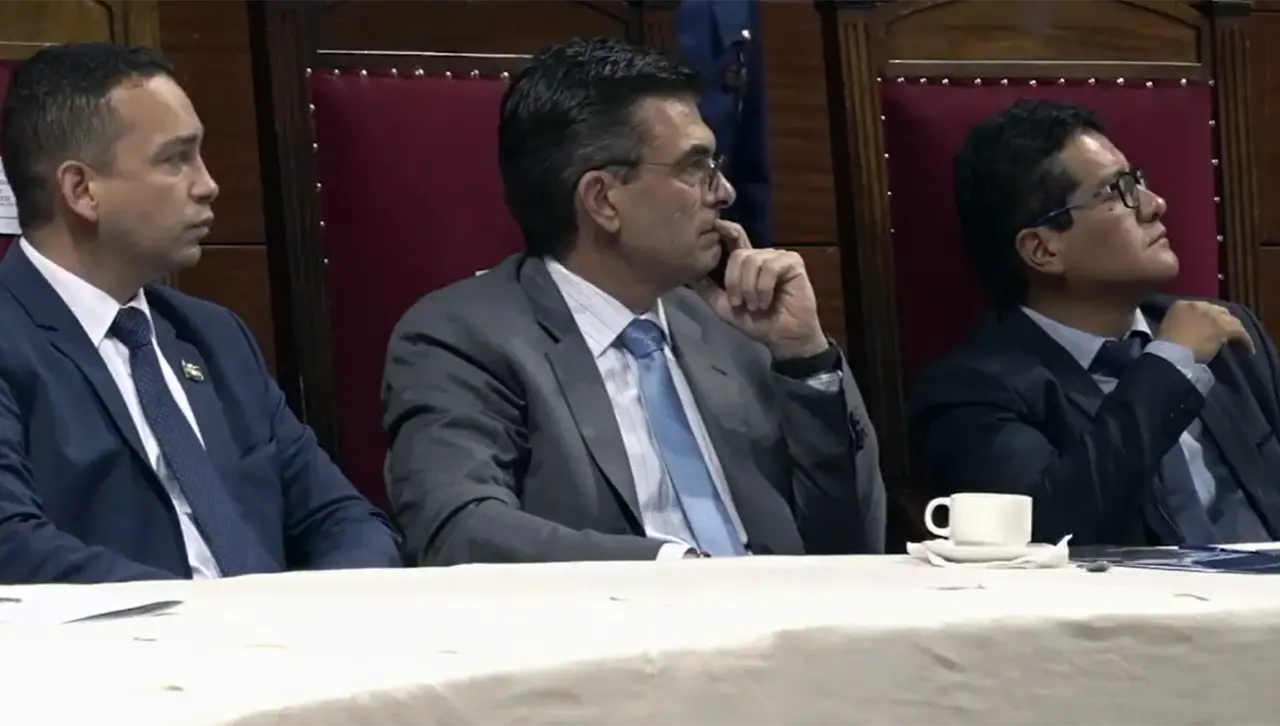 Arranca el Diálogo para la Reforma Judicial en Sucre con la presencia de Rodrigo Paz