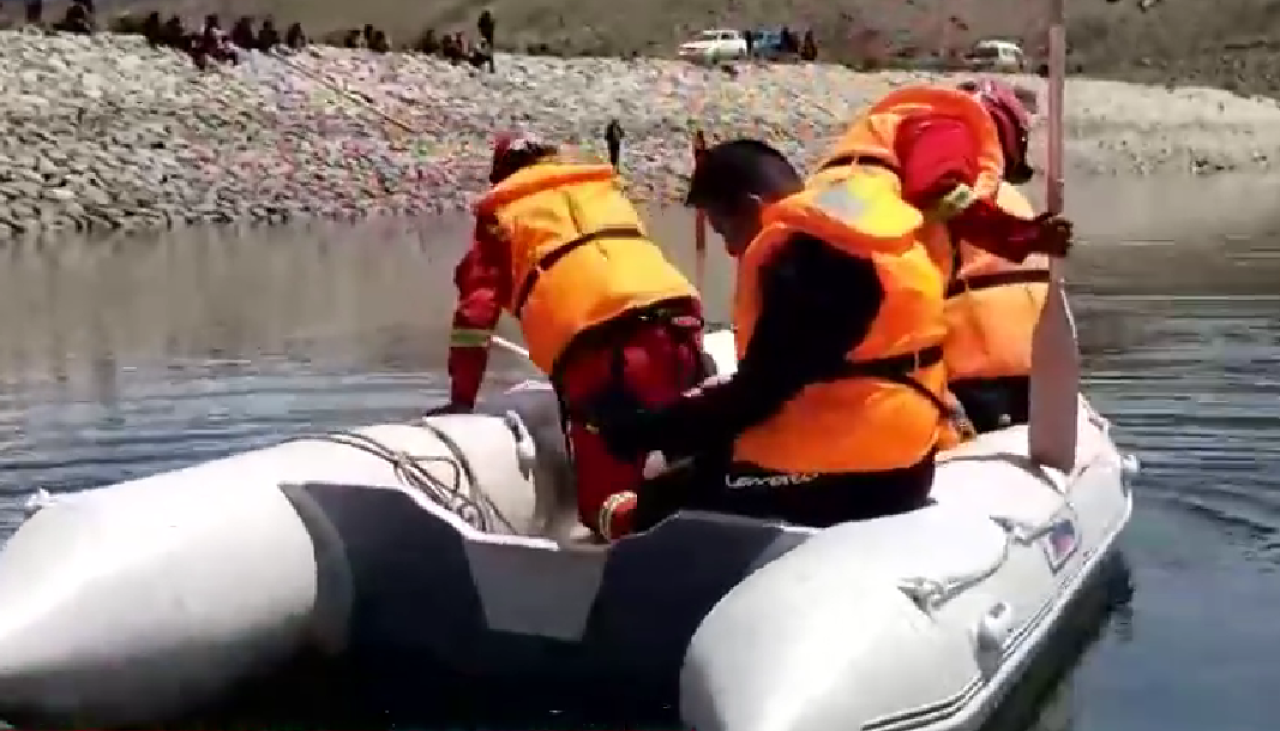 Tragedia en Potosí: Esto es lo que se sabe del vehículo que cayó con seis jóvenes en una laguna 