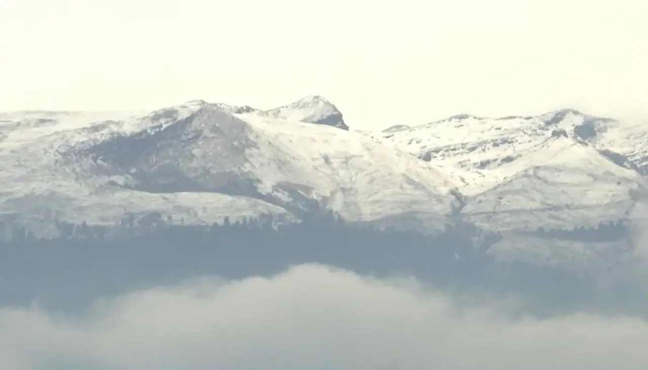 El frente frío provocó nevadas en algunas zonas de Cochabamba, se prevé que las lluvias cesen el fin de semana