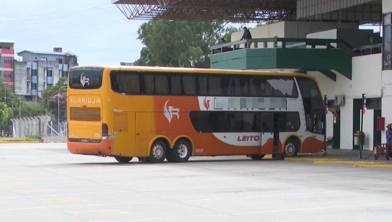 “Hay miedo de quedarse en las carreteras”: Demanda de pasajes desde Santa Cruz cae en un 60%, señalan en la Bimodal