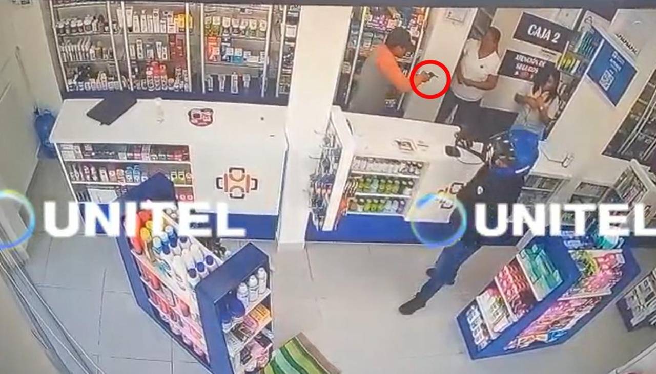 Cámara registra atraco armado a una farmacia en Santa Cruz, uno de los ladrones no tenía el rostro cubierto