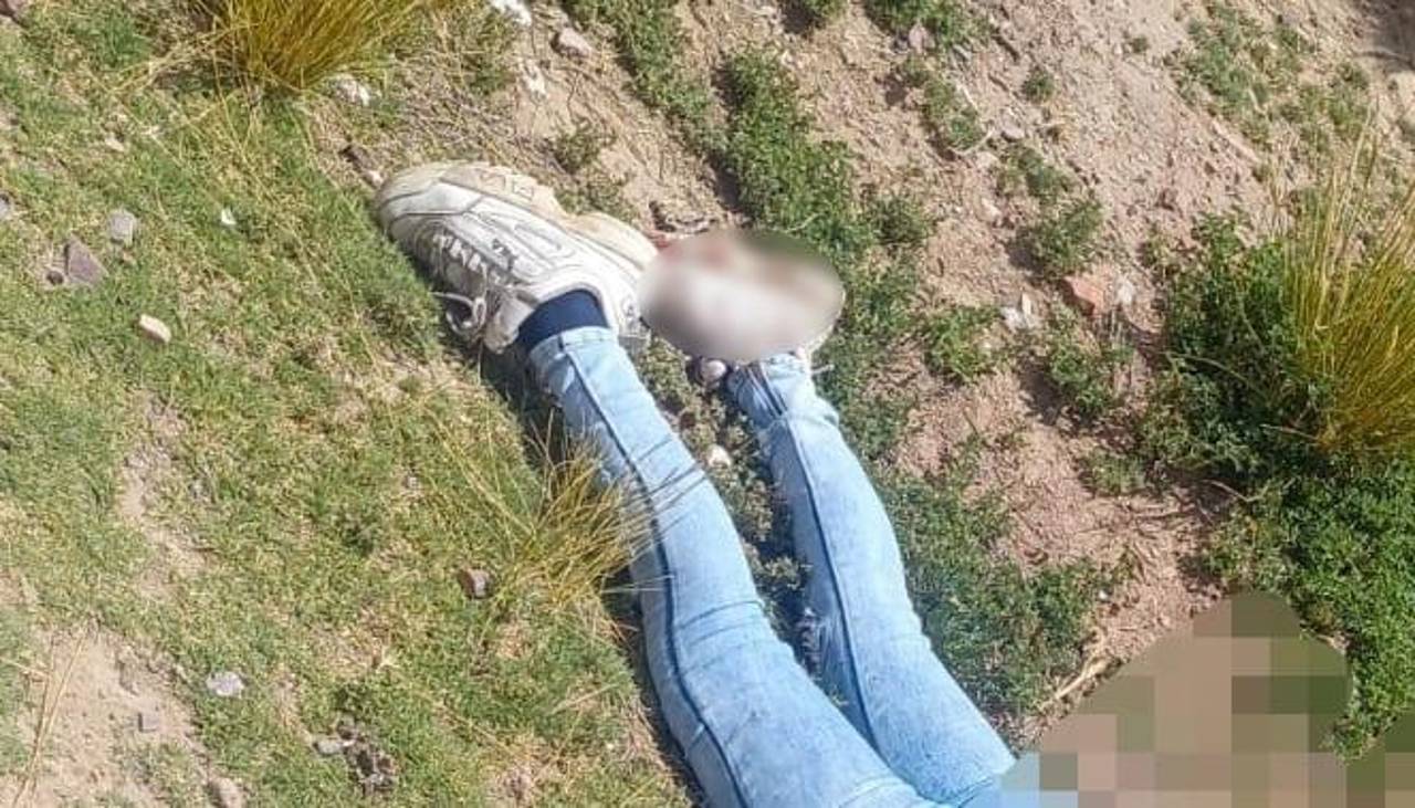 Oruro: Hallan sin vida a una mujer en plena vía pública y con su bebé en un aguayo