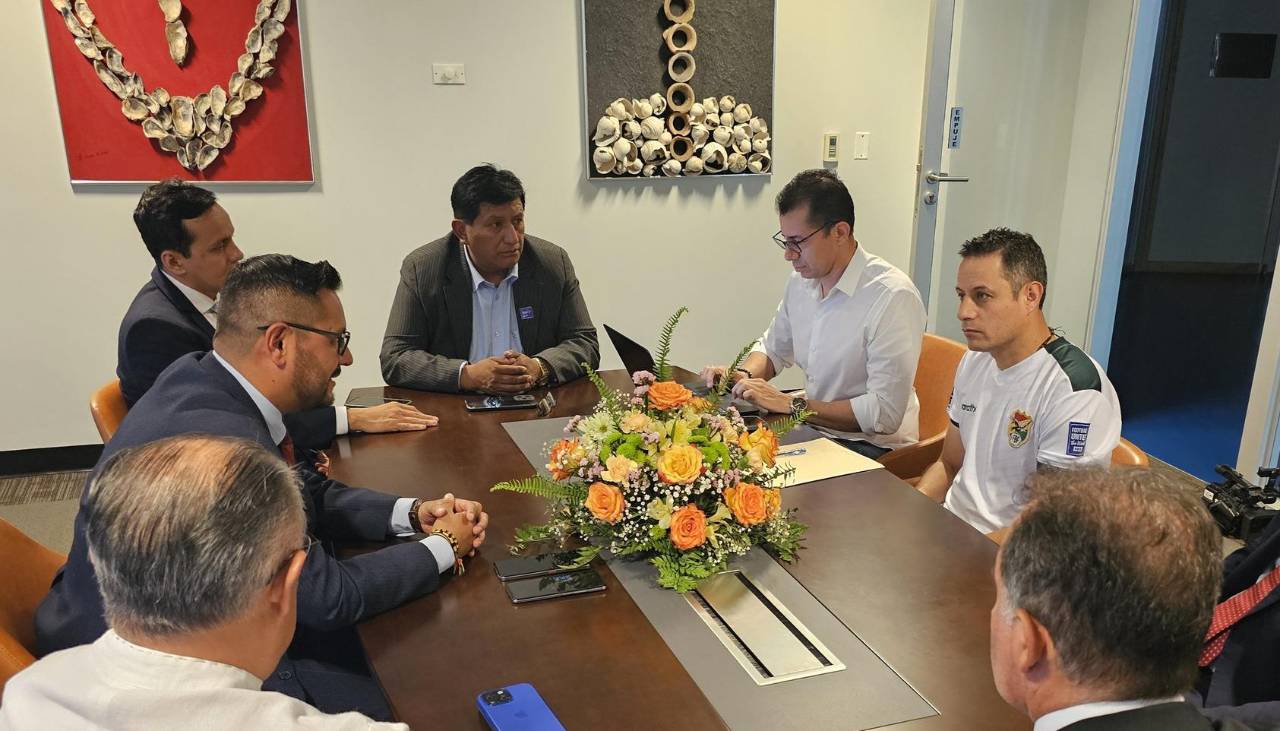 Lara se reúne en Panamá con representantes supraestatales, en el marco del Parlamento Andino