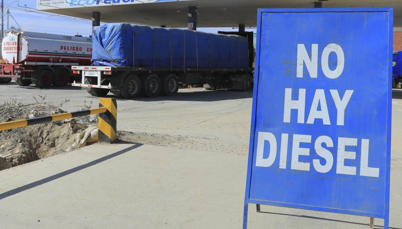 Paz propone modificar la Ley de Sustancias Controladas y liberar la importación de combustibles