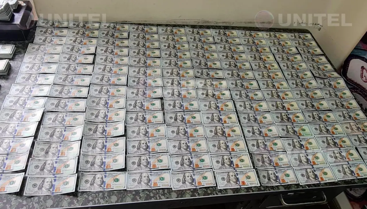 Encuentran $us 100.000 falsos en poder de una extranjera con antecedentes