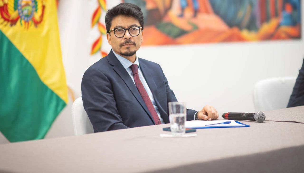 Ministro Aramayo sobre la denuncia contra el gerente de la CNS: “Corresponde a la Justicia dar respuesta a estos temas” 