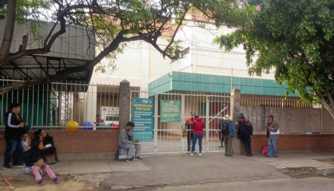 Pareja acusada de violento atraco a un taxista está estable tras salvarse de ser linchada, según reporte médico