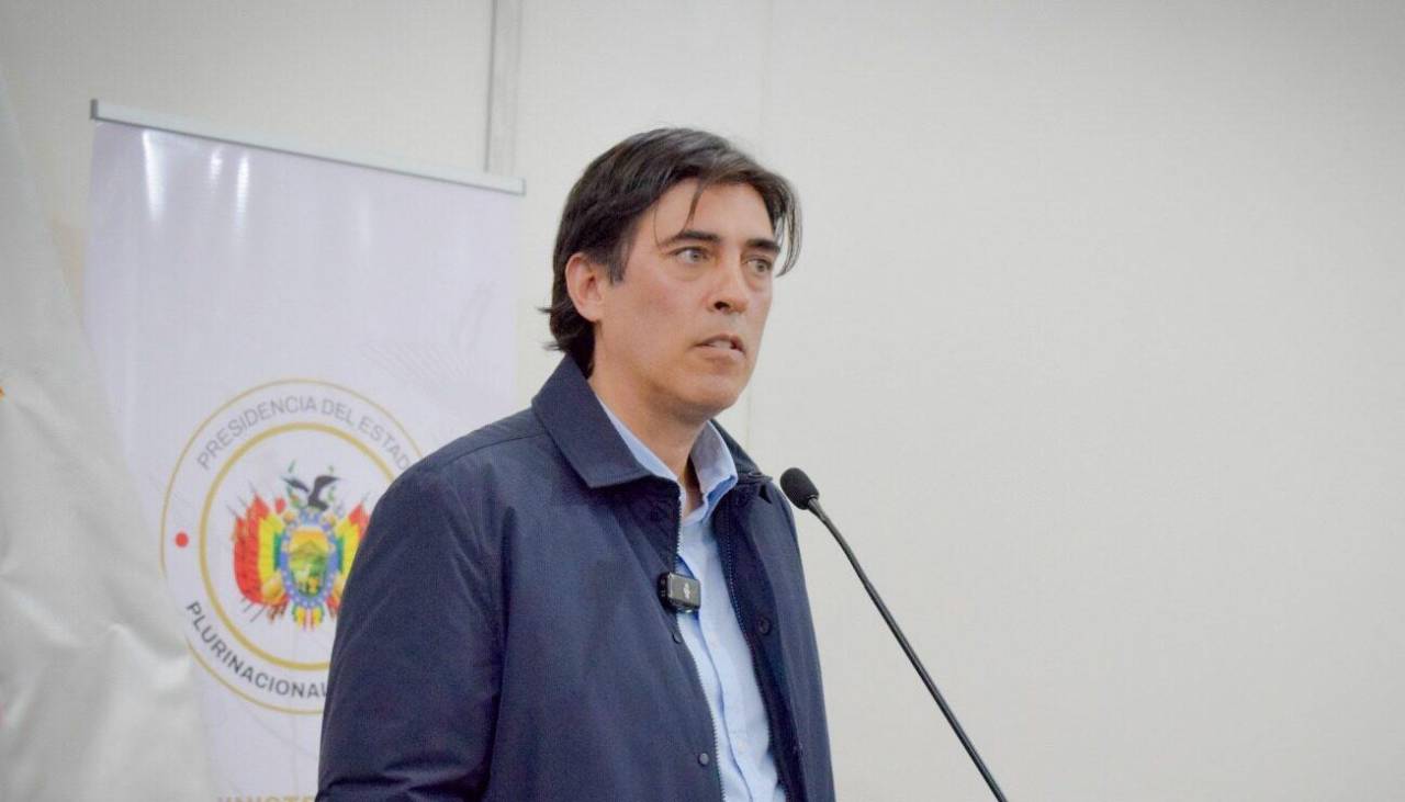 Ministro Zamora dice que el cambio de gerente en BoA “no tiene nada que ver con el caso maletas”