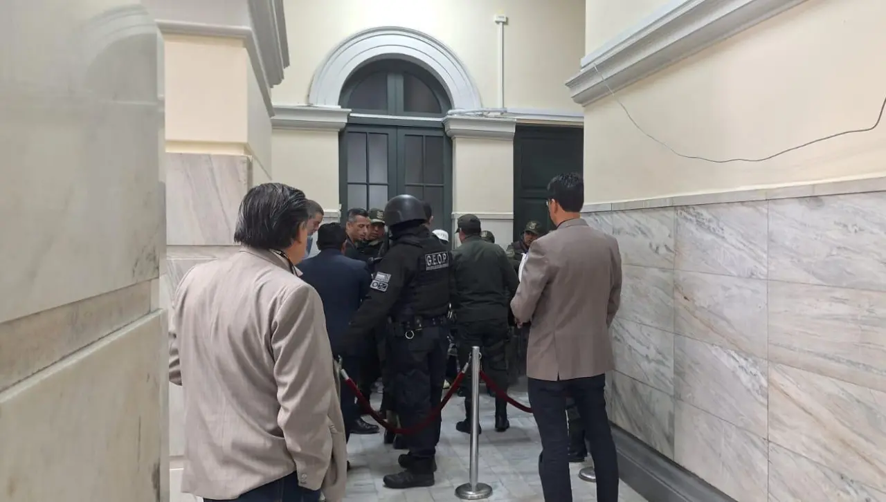 Audiencia de Camacho y Pumari por la crisis de 2019: Se debate la cesación de la detención preventiva