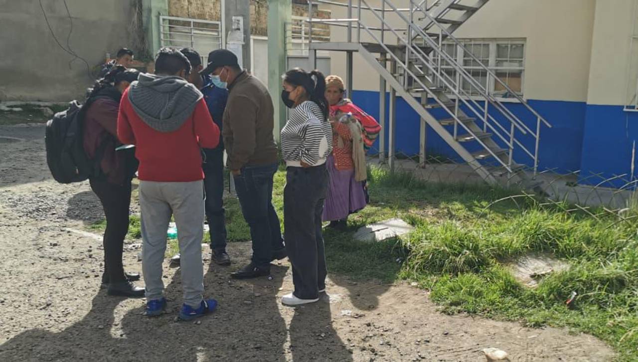 El Alto: Familias de fallecidos del accidente aéreo, piden ayuda a las autoridades para retirar los cuerpos