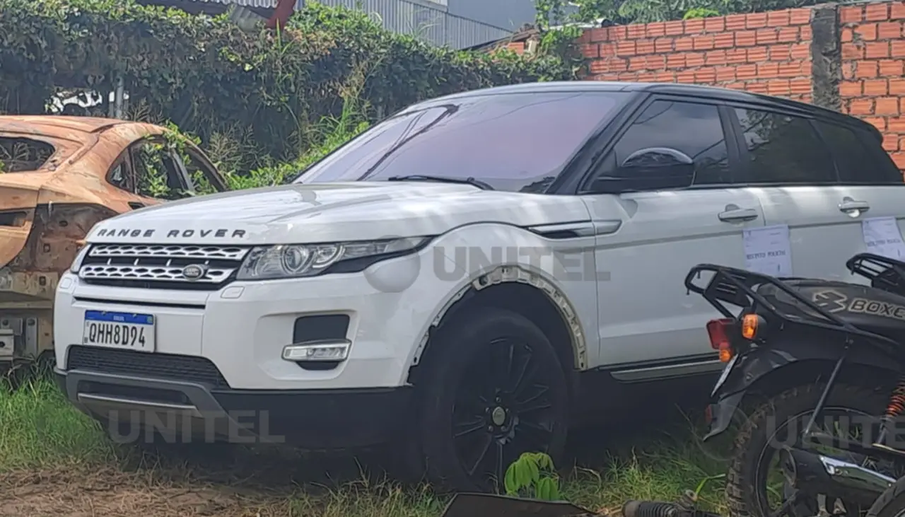 Policía secuestra un vehículo presuntamente relacionado con el acribillamiento en el Urubó