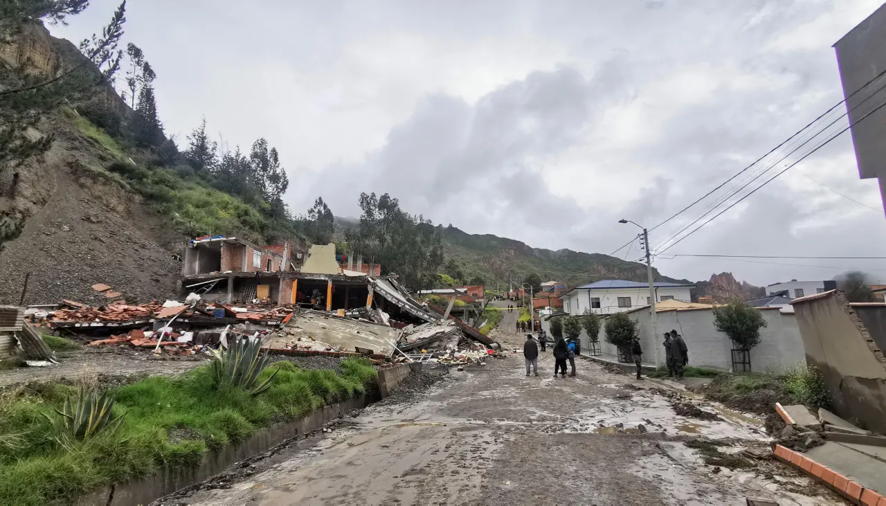 La Paz: 50 familias quedaron afectadas por el movimiento de tierra en Codavisa, dice la Alcaldía 