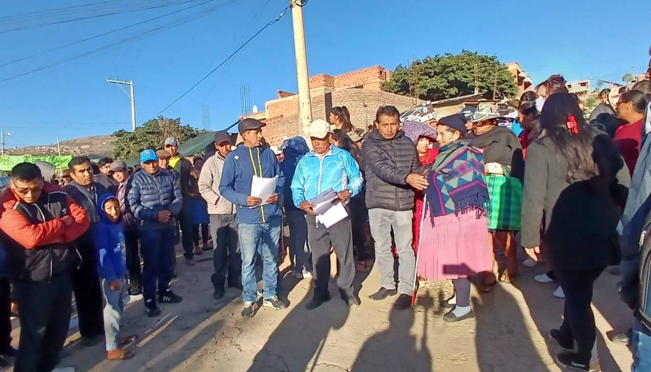 Vigilia en K’ara K’ara tras anuncio de solicitud al Tribunal Agroambiental para que se deje ingresar al basura al botadero