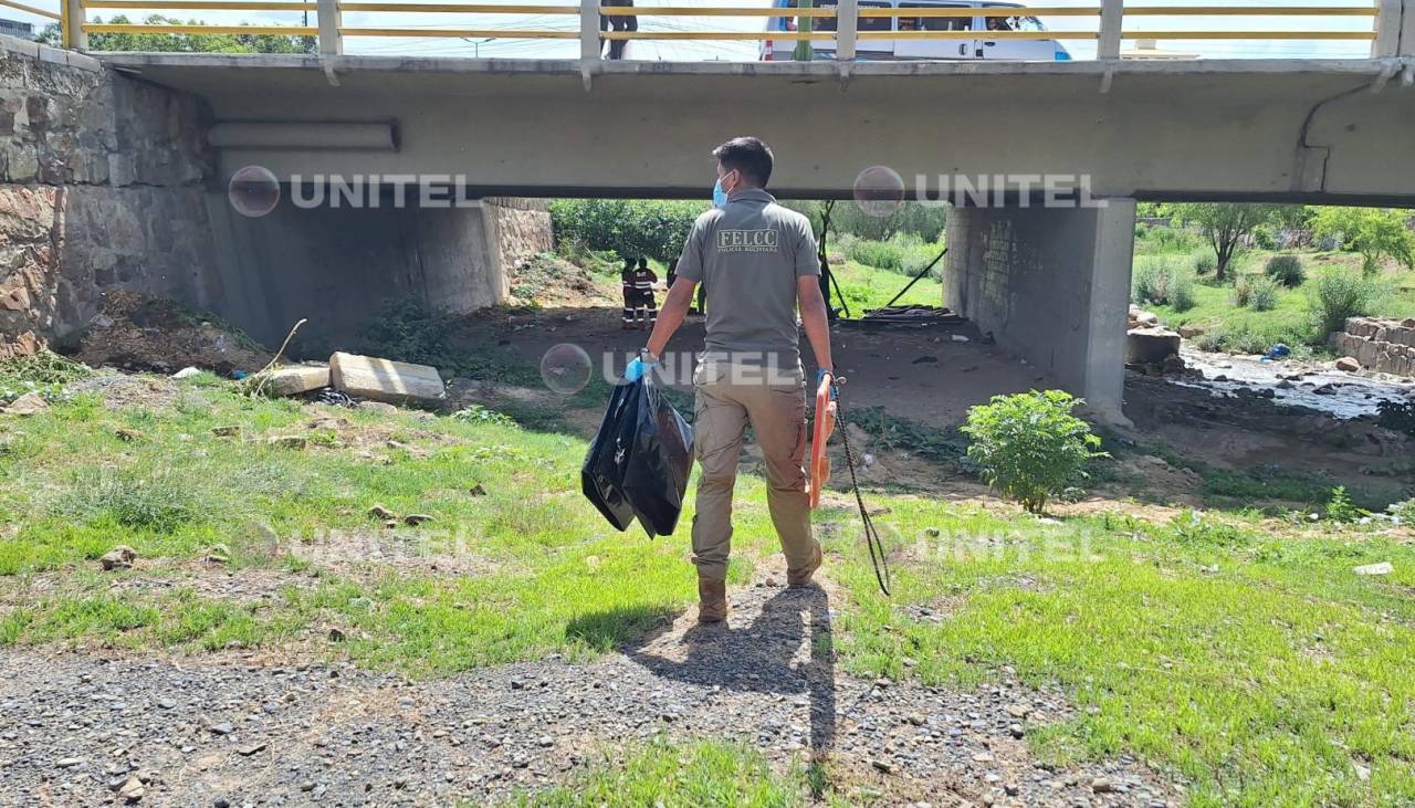 Hallan el cuerpo sin vida de un hombre debajo de un puente en Cochabamba