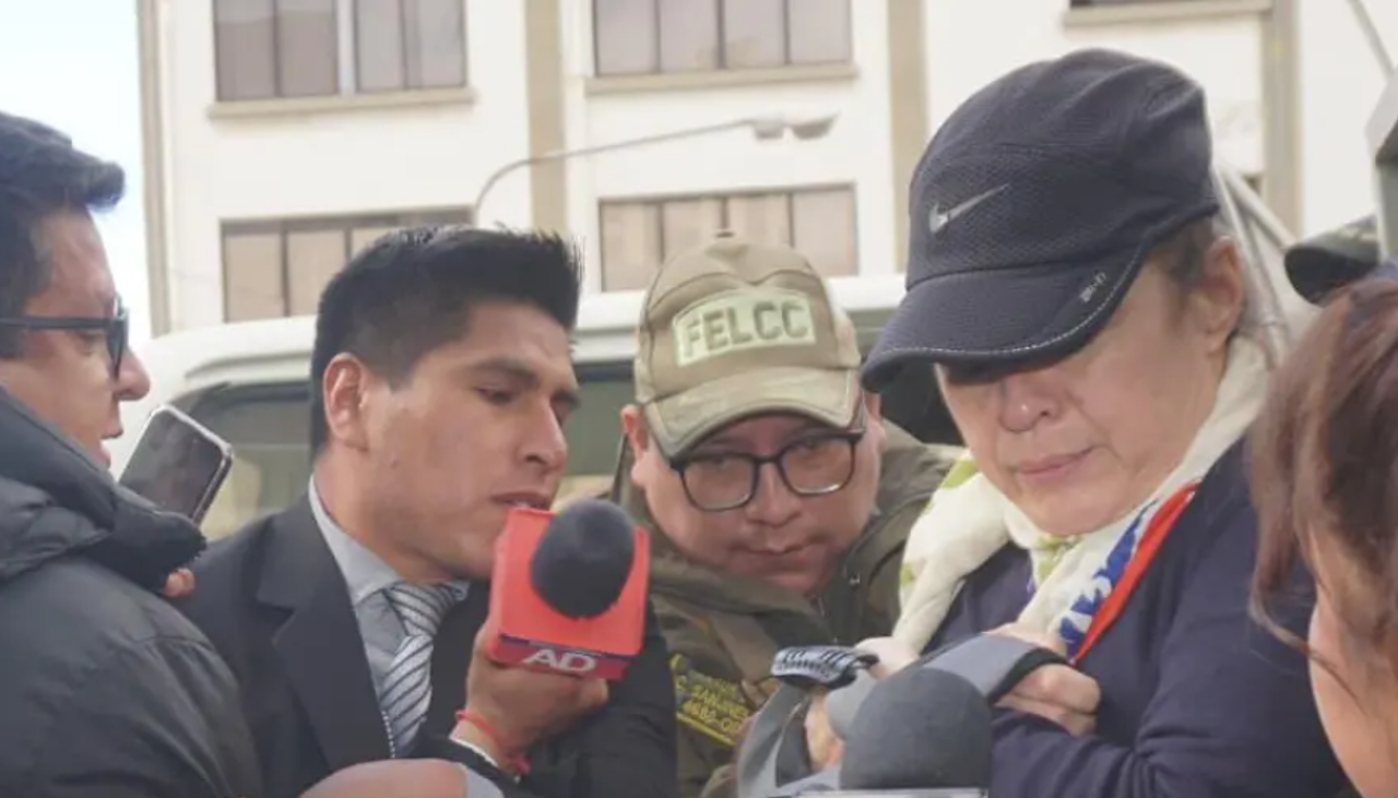 La Paz: Policía confirma que exdirectora de YPFB abandonó la celda policial para cumplir con el arresto domiciliario 