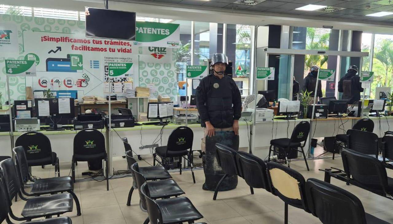 Saavedra interviene oficinas de Recaudaciones para “blindar” el sistema y denuncia robo de hasta Bs 600 millones anuales