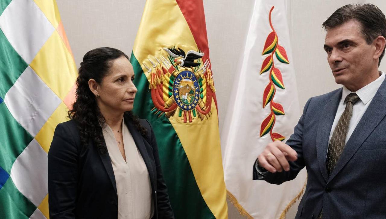 Claudia Cronenbold renuncia a la presidencia de YPFB tras tres semanas de gestión