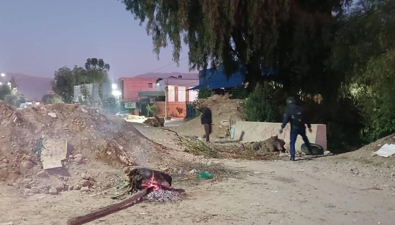 Se cumple una semana del bloqueo en Colcapirhua por conflicto de la basura de Cochabamba