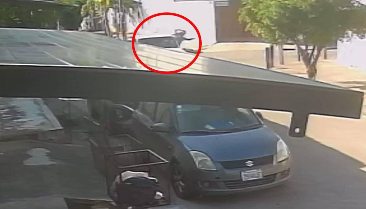 Video: Choque entre una moto y una camioneta deja a personas con heridas de gravedad